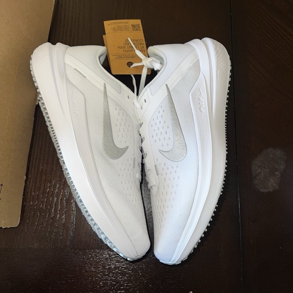 Nike W Air Winflo 10 White/Silver Women's Size 10.5 Men's 9 NEW IN BOX - Picture 12 of 15